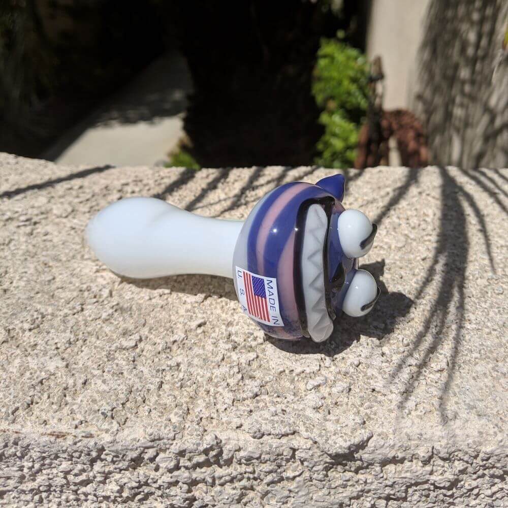 Chameleon Glass Cheshire Cat Glass Pipe - Glow in the Dark - 3